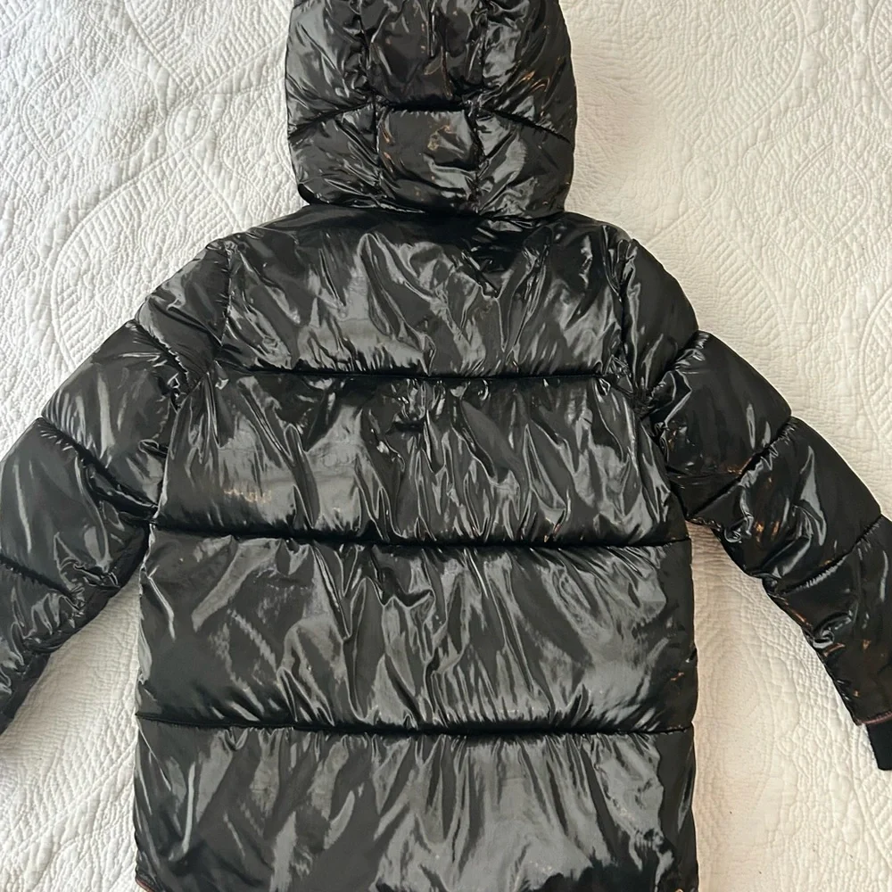Cozy Coop Metallic Piping Jacket in Black/Ruby. Shiny black puffer size 7 Great!